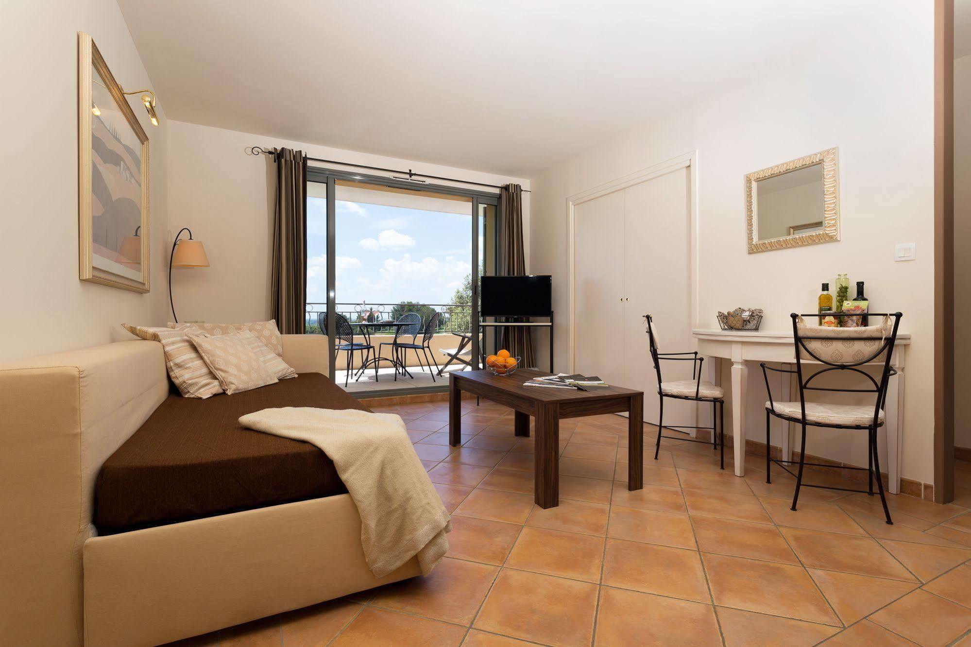 Madame Vacances Domaine Du Provence Country Club Service Premium Saumane-de-Vaucluse Ngoại thất bức ảnh