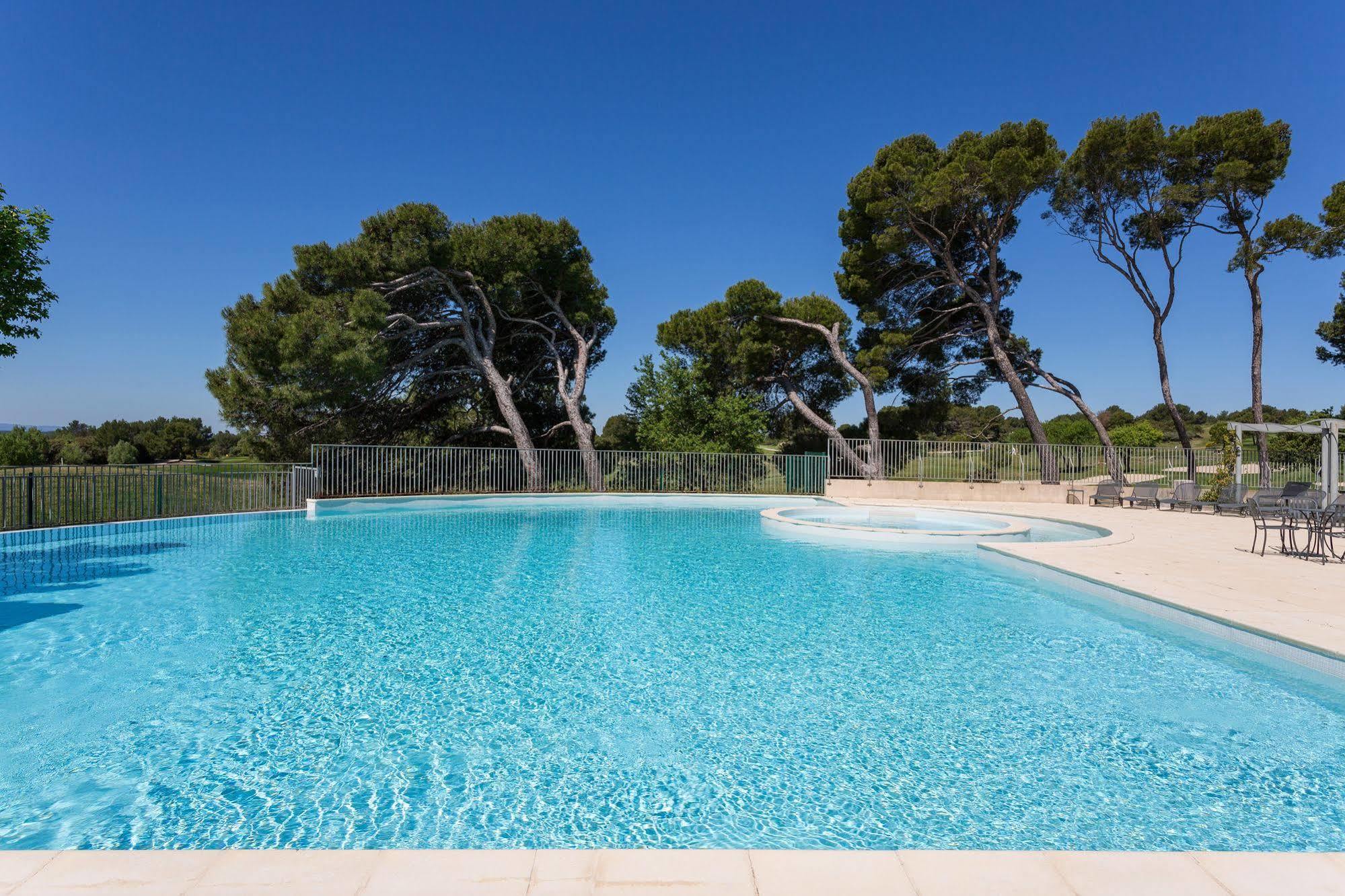 Madame Vacances Domaine Du Provence Country Club Service Premium Saumane-de-Vaucluse Ngoại thất bức ảnh